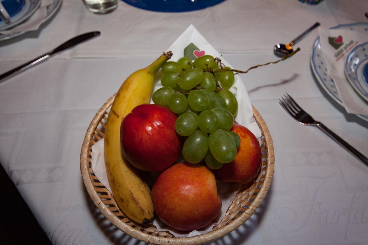 Oberlechnerhof Bed & Breakfast Rasun di Sopra Exterior photo